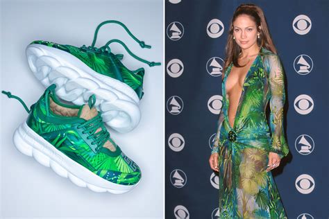 abito verde versace prezzo jennifer lopez|jennifer lopez versace green dress.